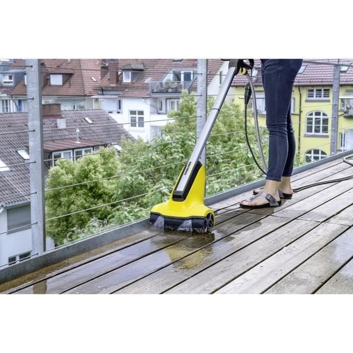 Nettoyeur de terrasses en bois Kärcher PCL 4 Patio Cleaner - Nettoyage en profondeur, sans effort, dans le sens de la fibre du bois