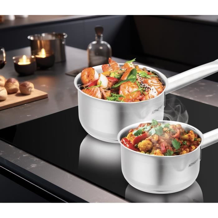 ARTHUR MARTIN Set de de 5 Casseroles - Acier inoxydable - Intérieur satiné avec graduation - Bec verseur - Tous feux dont induction