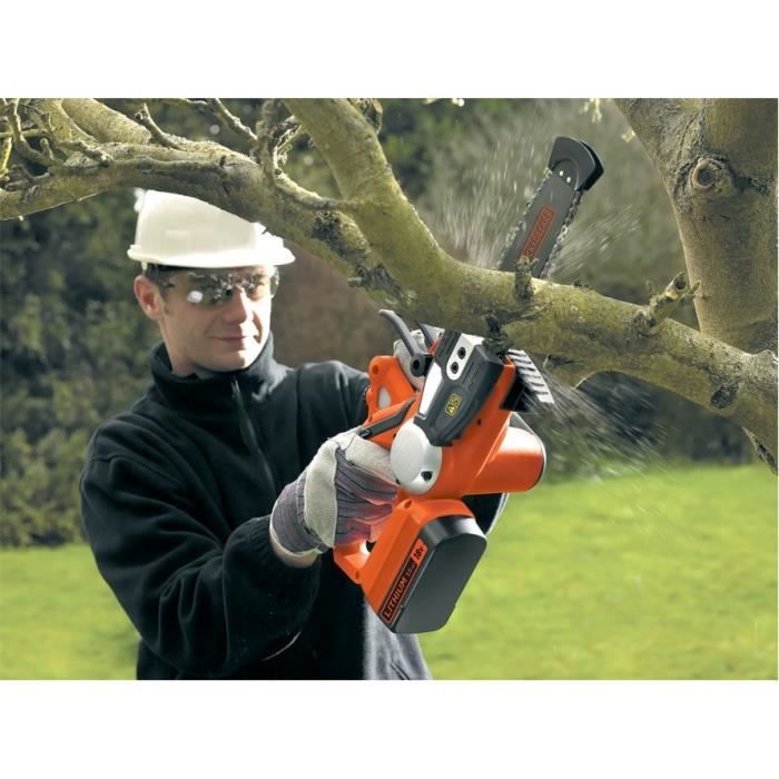 Tronçonneuse sans fil 18V GKC1820L20-QW BLACK+DECKER - 20 cm - Livrée avec batterie 18V 2 Ah et chargeur