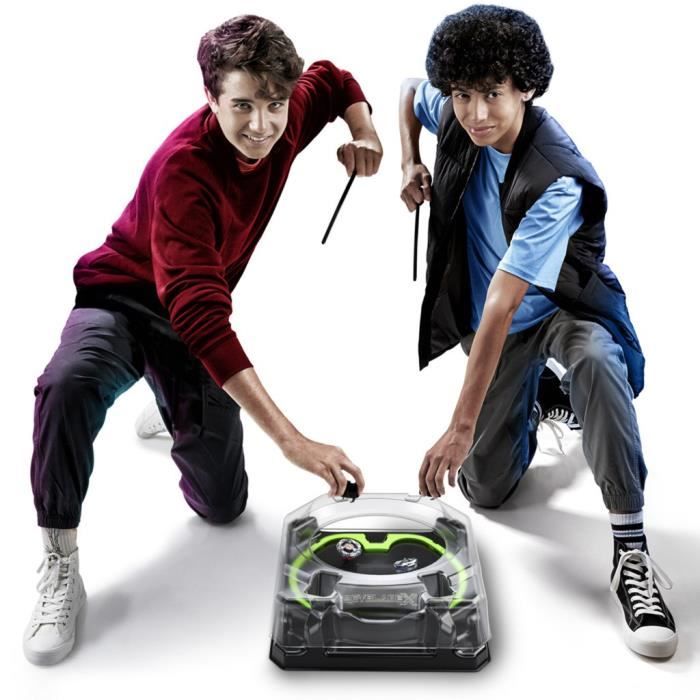 Beyblade X Set de combat Xtreme avec arene Beystadium, 2 toupies a rotation droite, 2 lanceurs, des 8 ans