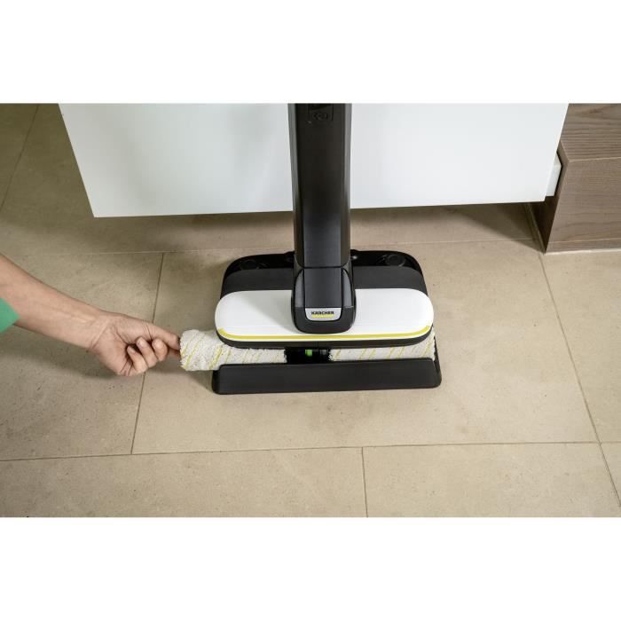 KARCHER FC 4-4 - Nettoyeur de sols - Récupere les saletés seches et humides en un seul passage - Batteries amovibles / Chargeur Duo