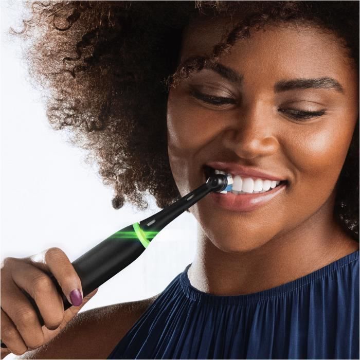 Brosse a dents électrique ORAL-B iO5 connectée - noir - Bluetooth, 1 brossette et 1 étui de voyage