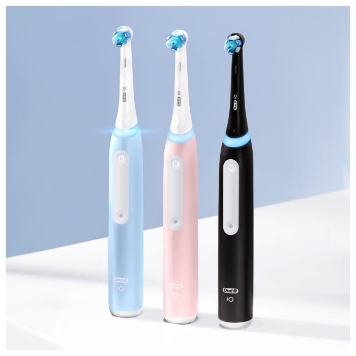 Oral-B iO 3 Lot De 2, Brosses a Dents Électriques Noire et Bleue, 2 Brossettes, 1 Étui De Voyage