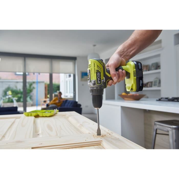 RYOBI 3 outils : 1 perceuse-visseuse R18DD3 + 1 meuleuse 115 mm + 1 scie sauteuse + 2 batteries 4 Ah & 2 Ah + 1 chargeur & 1 sac