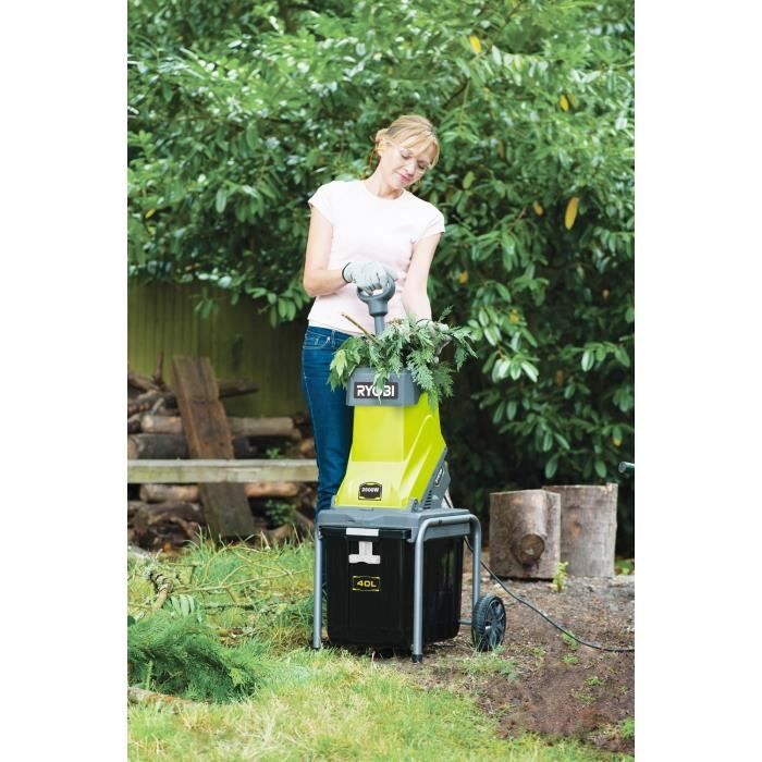 RYOBI - Broyeur de végétaux 2500 W - plateau porte-couteaux - capacité broyage 45 mm - ratio de broyage 10:1 - bac 40 L - RSH2545B