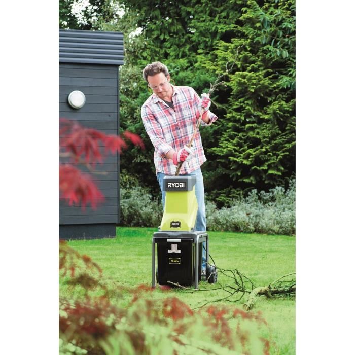 RYOBI - Broyeur de végétaux 2500 W - plateau porte-couteaux - capacité broyage 45 mm - ratio de broyage 10:1 - bac 40 L - RSH2545B