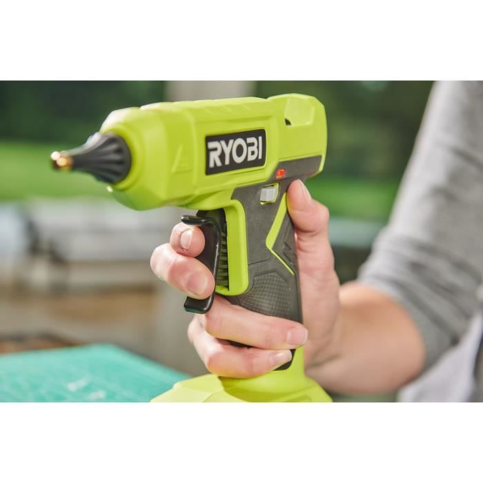 RYOBI - Pistolet a colle 18V ONE+ - chauffe en 3 min - indicateur de chauffe - diam. bâtons 12 mm - Avec 3 de colle - RGLU18-0