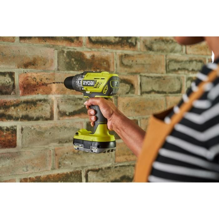 RYOBI - Perceuse a percussion 18V ONE+ - 50 Nm - 500-1800 tr/min + batterie 4,0 Ah, chargeur 2,0 A, sac - R18PD3-140SA