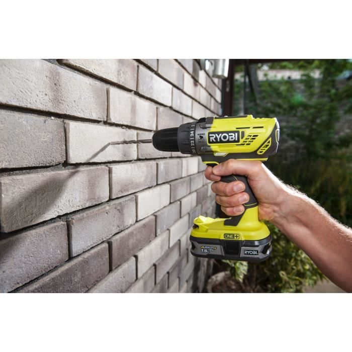 RYOBI - Perceuse a percussion 18V ONE+ - 50 Nm - 500-1800 tr/min + batterie 4,0 Ah, chargeur 2,0 A, sac - R18PD3-140SA