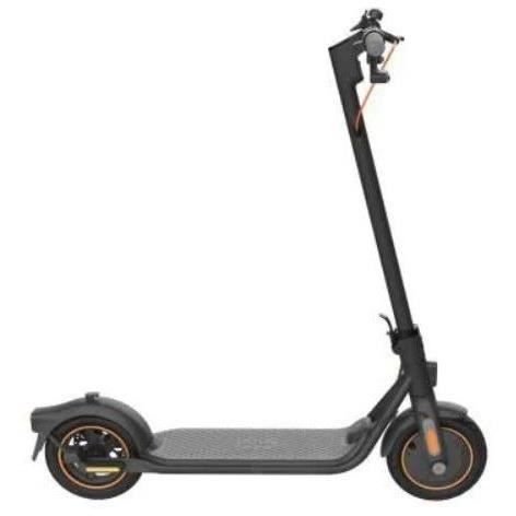 Trottinette électrique  Segway-Ninebot F40I - clignotants et pneus anticreuvaison  700W  40 km d'autonomie